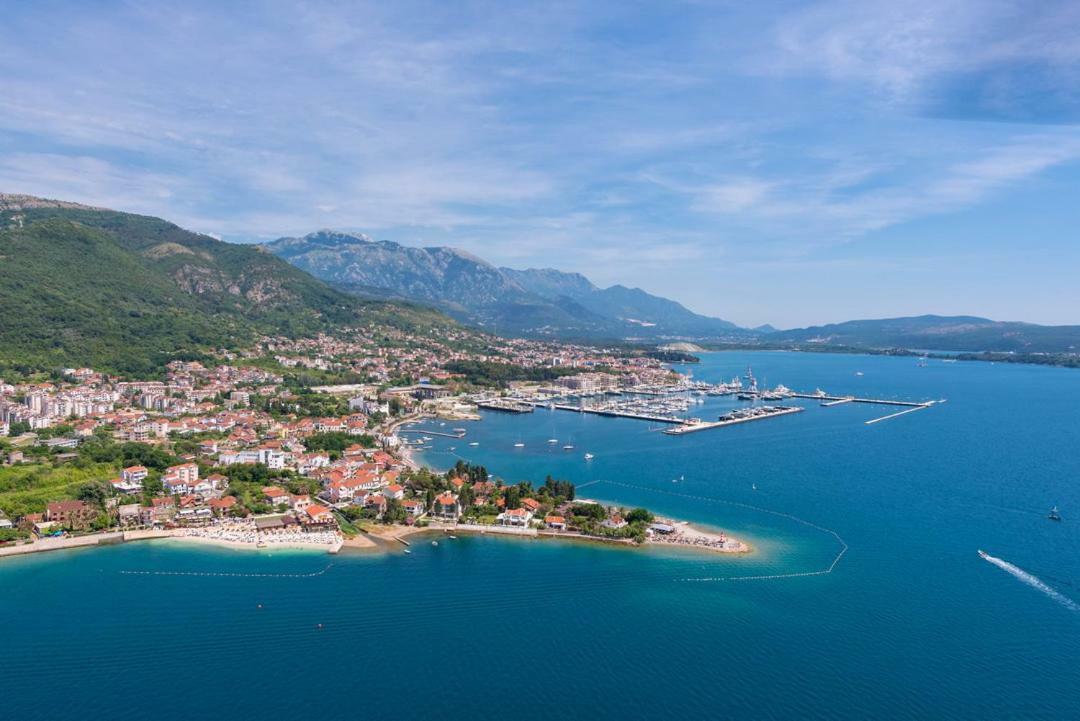 Apartments Lanterna Tivat Exterior photo